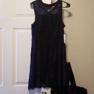 Navy lace dreas